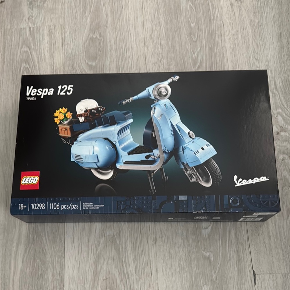 LEGO Vespa 125 Blue Building Set
